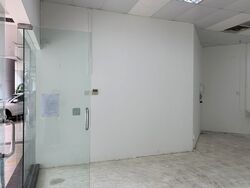 Sunshine Plaza (D7), Retail #549594341